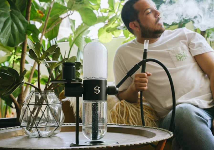 Studenglass: Revolutionising The Smoking Experience with a Gravity-Infused Innovation